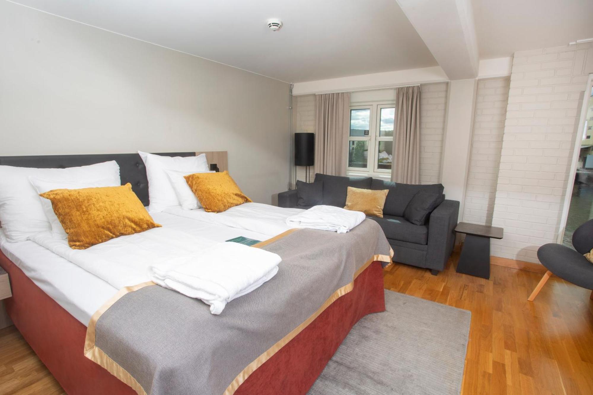 Home Hotel Bryggeparken Skien Bagian luar foto