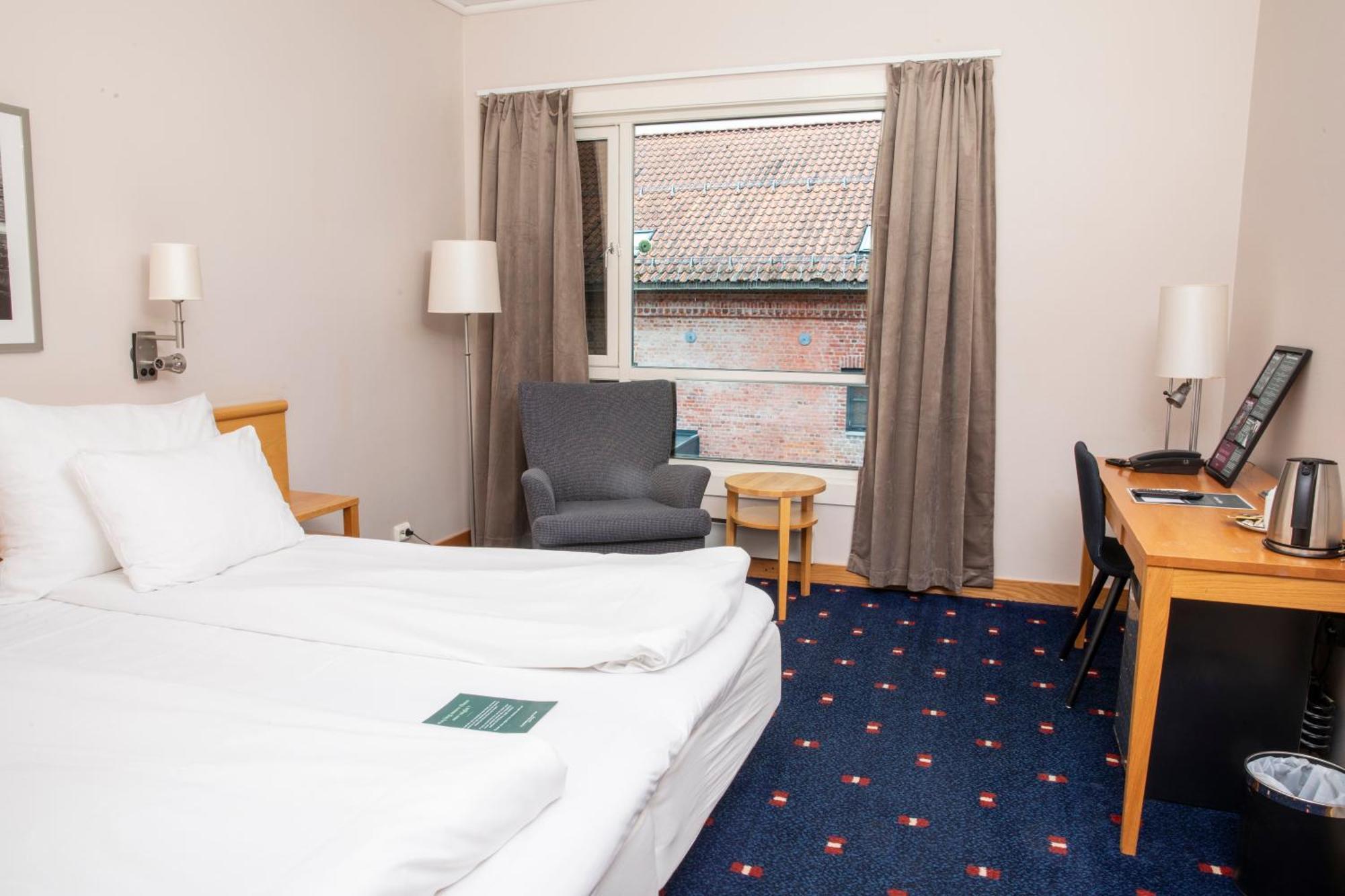 Home Hotel Bryggeparken Skien Bagian luar foto